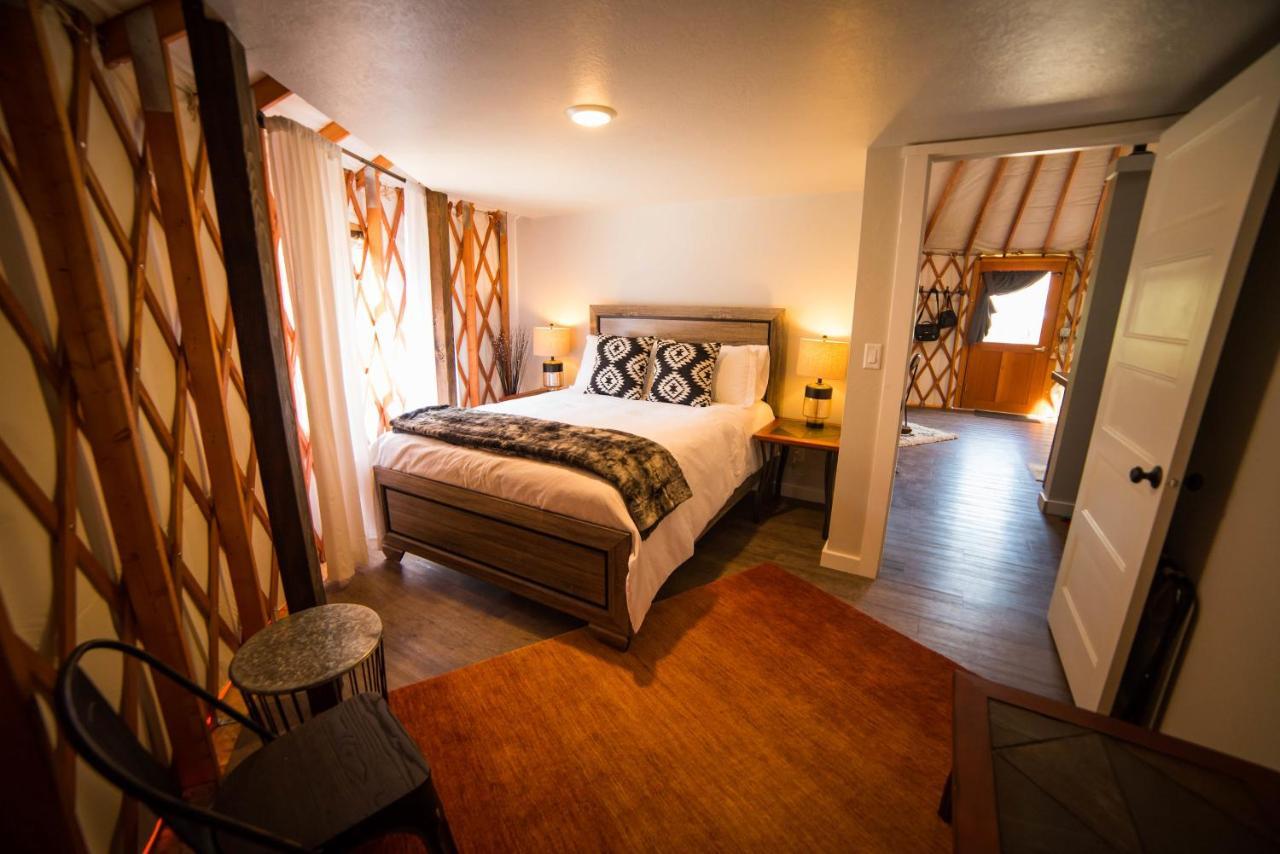 Escalante Yurts - Luxury Lodging Eksteriør billede