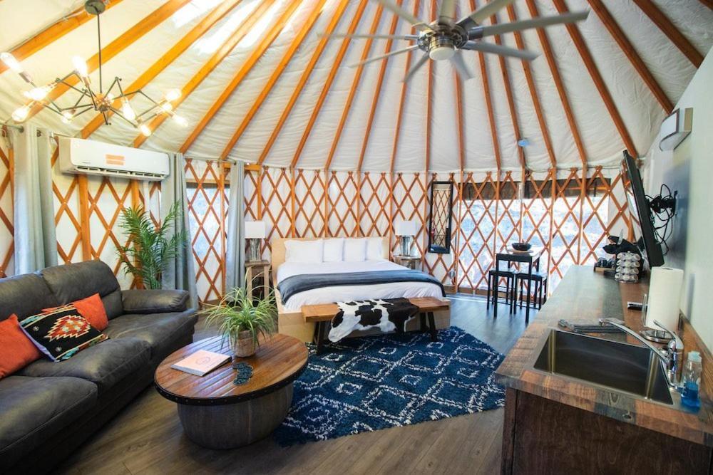 Escalante Yurts - Luxury Lodging Eksteriør billede